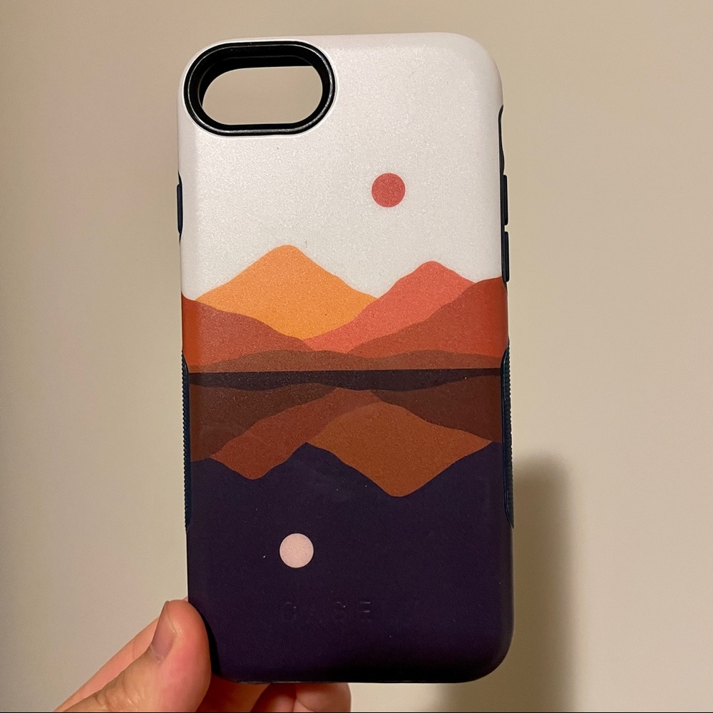 iPhone 8/7/SE Casely Bold Hardshell Protective Mountain Design Phone Case
